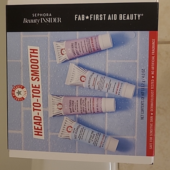 First Aid Beauty brand beauty set - Picture 1 of 8